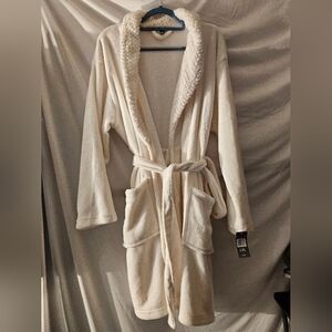 PJ Couture Fluffy Robe Womens L /XL White Mid Length Belted Soft